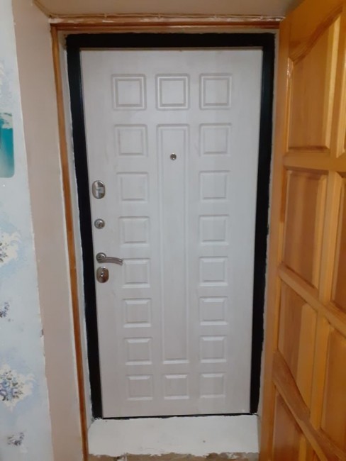 Дверь ZMD Черный кварц 183 Белая сосна Дверь ZMD Черный кварц 183 Белая сосна