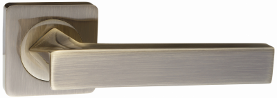 Ручка дверная на квадр. розетке "Равенна", бронза ант Ручка дверная на квадр. розетке "Равенна", бронза ант